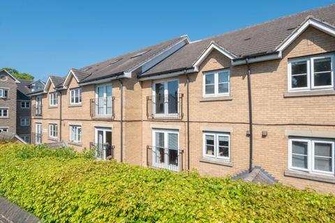 2 bedroom apartment for sale, Queens Court, Mount Pleasant Road, Pudsey, LS28