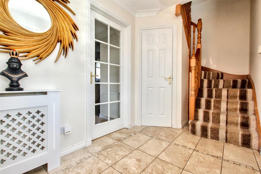 2- Hallway.jpg