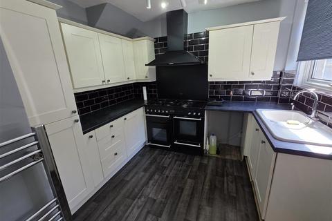 3 bedroom terraced house to rent, Fernhill Road, Rutherglen, Glasgow