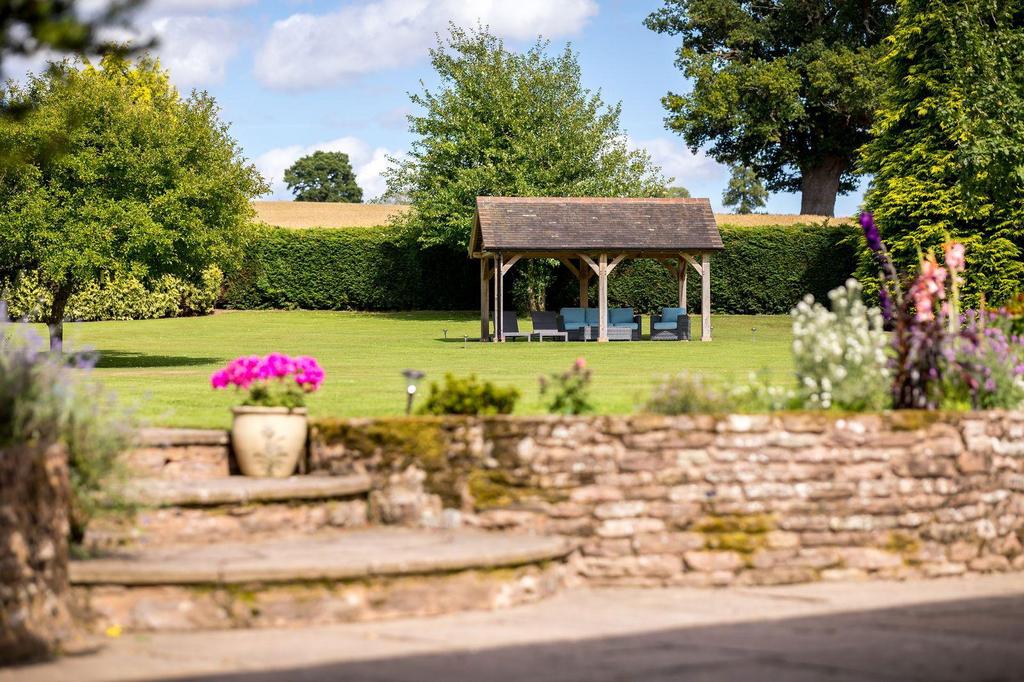20 Stony garden pergola 3.jpg