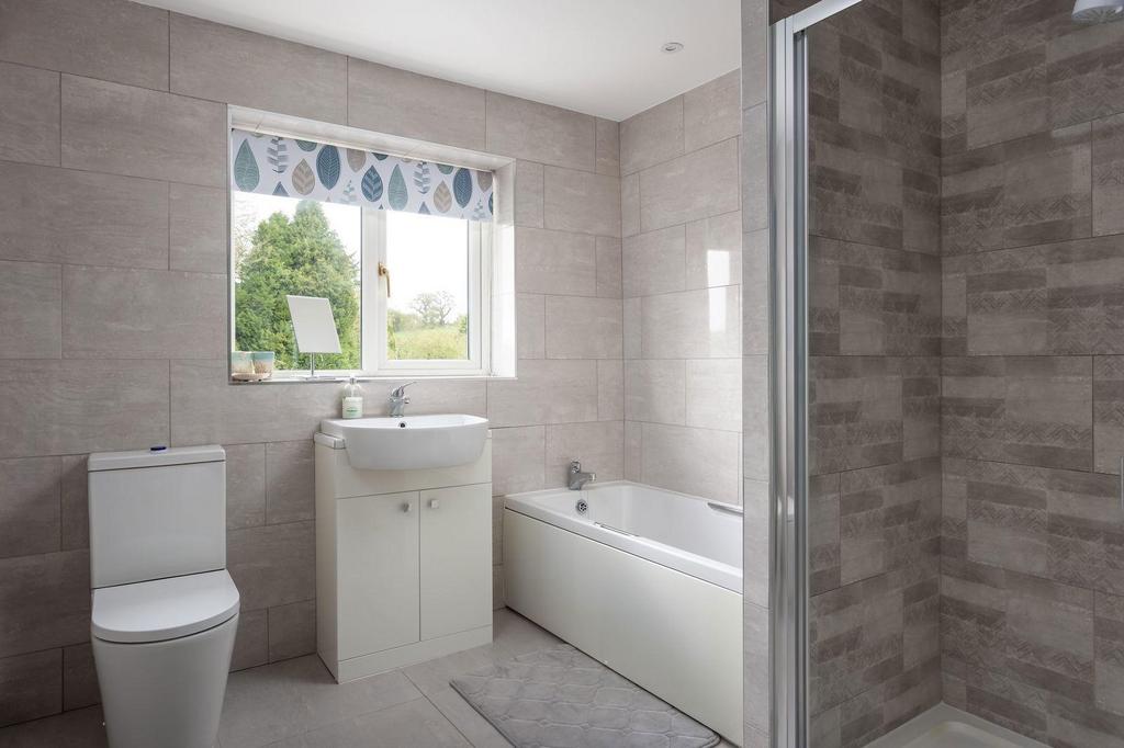 10 Stony main bath.jpg