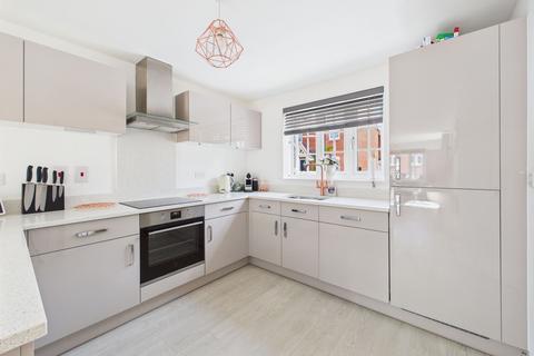 5 Bangor Close, Towcester, NN12 6UH