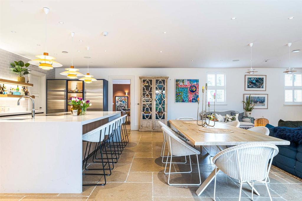 Kitchen/Dining
