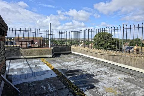 2 bedroom apartment for sale, Northdown Road, Margate