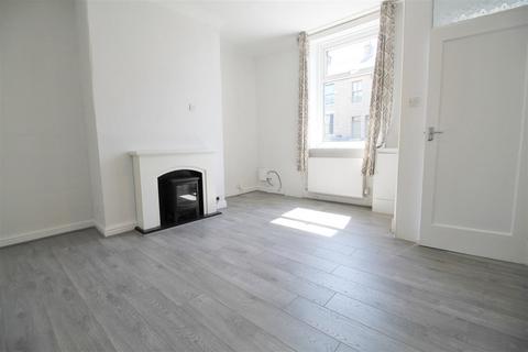 2 bedroom terraced house to rent, Hadfield Road, Glossop SK13