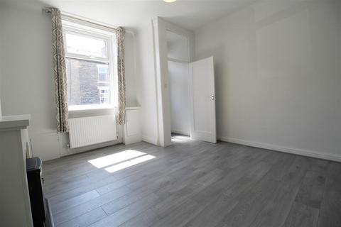 2 bedroom terraced house to rent, Hadfield Road, Glossop SK13