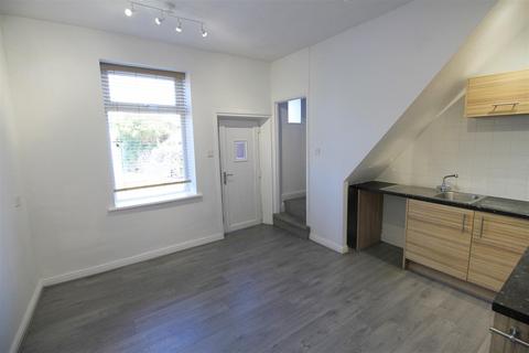2 bedroom terraced house to rent, Hadfield Road, Glossop SK13