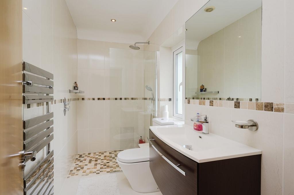 Bedroom 2 En Suite