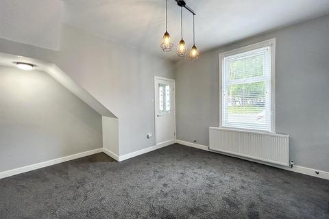 2 bedroom end of terrace house to rent, Alnwick Road, South Shields
