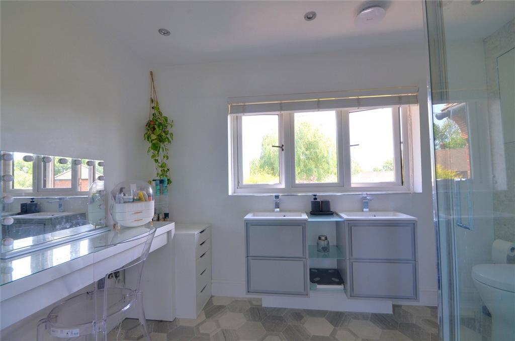 Ensuite