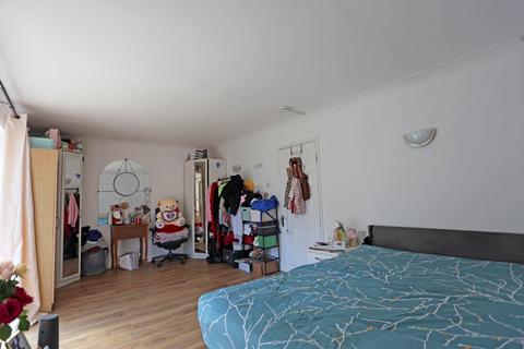 undefined, Whalebone Grove, Chadwell Heath, RM6