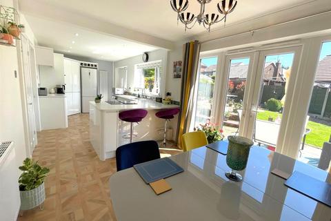 22 Broom Way, Westhoughton, Bolton, BL5 3TZ
