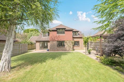 4 bedroom detached house for sale, Pembury Road, Havant, PO9
