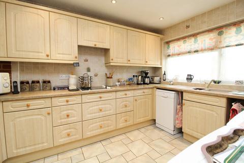 4 bedroom detached bungalow for sale, Earlsmead, Letchworth Garden City, SG6