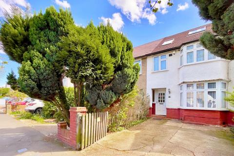 4 Robin Hood Way, Greenford, UB6 7QN