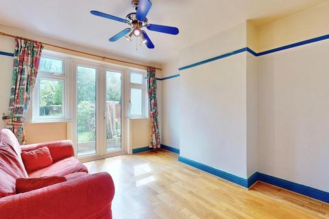 4 Robin Hood Way, Greenford, UB6 7QN