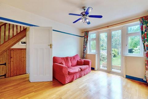 4 Robin Hood Way, Greenford, UB6 7QN