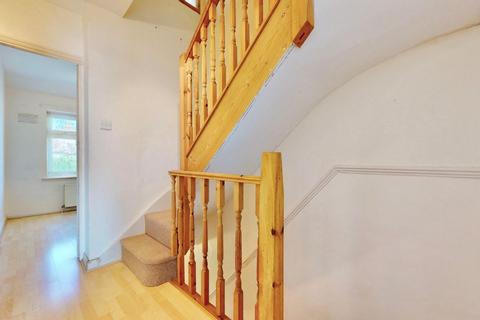 4 Robin Hood Way, Greenford, UB6 7QN