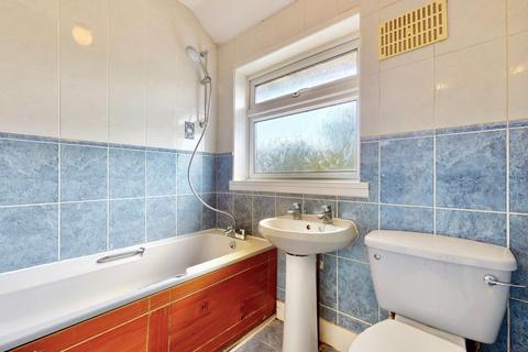 4 Robin Hood Way, Greenford, UB6 7QN