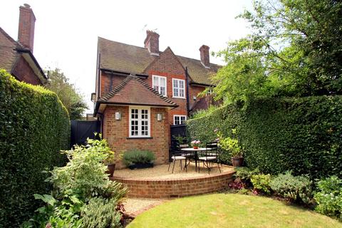 Childs Way, Temple Fortune, NW11