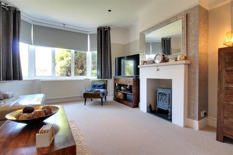 4 bedroom semi-detached house for sale, Loxwood Avenue, Worthing
