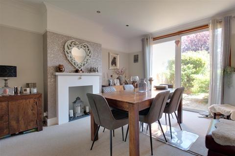 4 bedroom semi-detached house for sale, Loxwood Avenue, Worthing