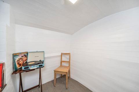 2 bedroom flat for sale, Crisp Road, London W6