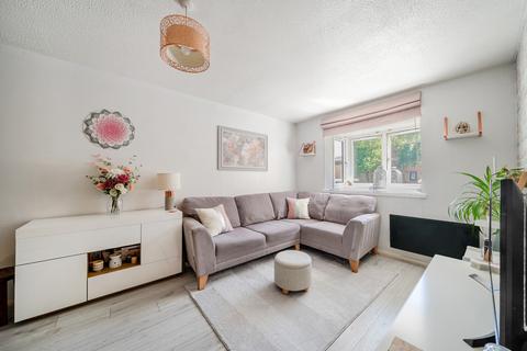 2 bedroom apartment for sale, Rushdon Close, Romford RM1