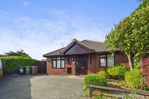 2 bedroom detached bungalow for sale, Oak Drive, St. Martins, Oswestry