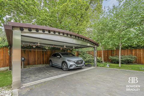 57 Retreat Way, Chigwell, IG7 6EL