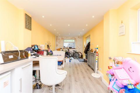 Churchside, Vigo, Kent