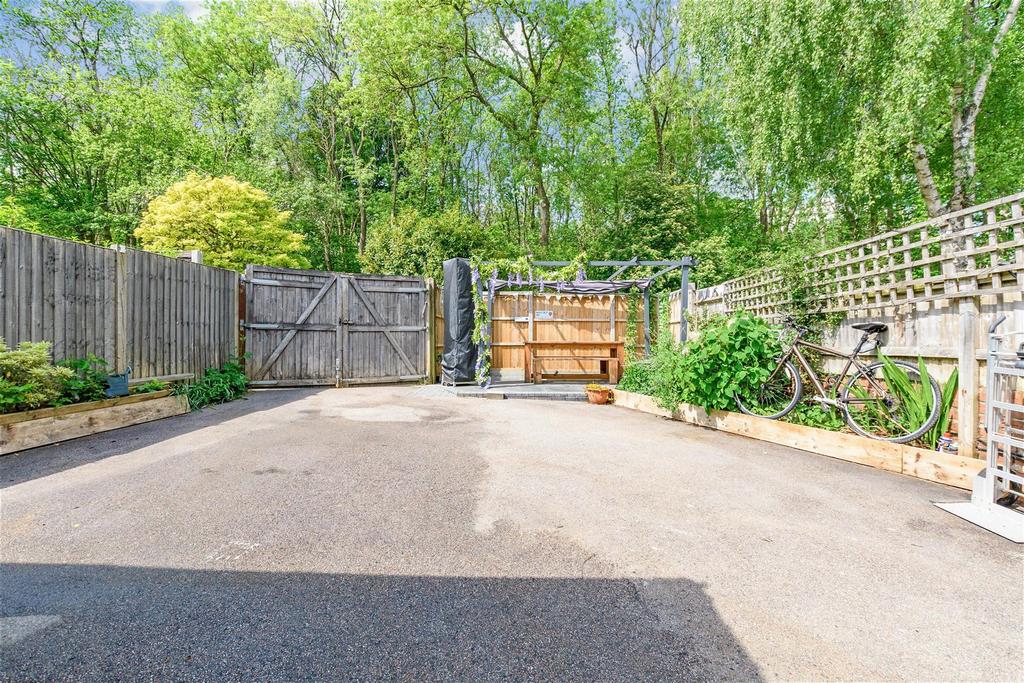 Driveway/Parking