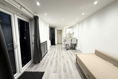 4 bedroom terraced house for sale, Churchside, Vigo, Kent