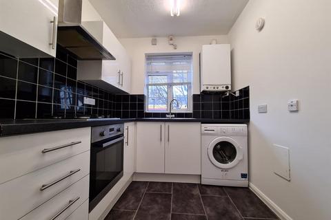 2 bedroom flat to rent, East Vale, The Vale, London