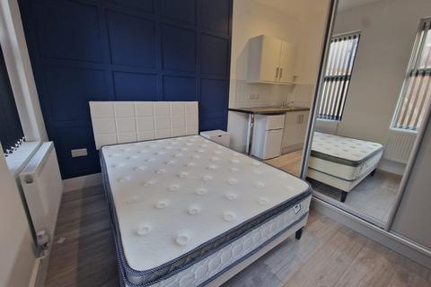 undefined, Francis Street, Luton, Bedfordshire