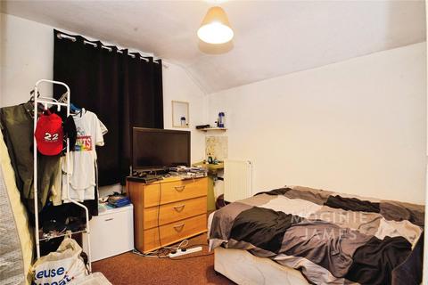 4 bedroom terraced house for sale, Mackintosh Place, Roath, Cardiff