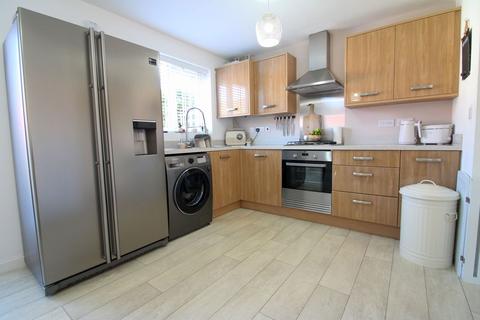 3 bedroom terraced house for sale, Sunningdale Way, Gainsborough DN21
