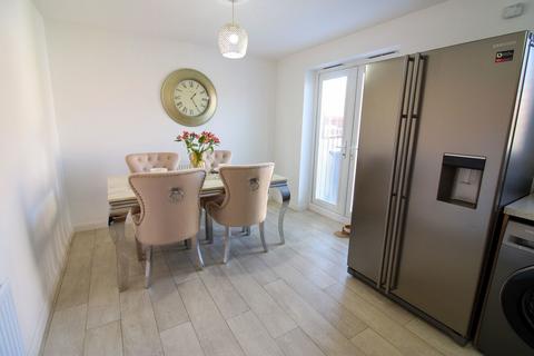3 bedroom terraced house for sale, Sunningdale Way, Gainsborough DN21