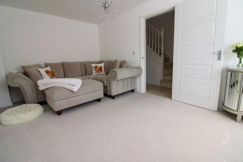 3 bedroom terraced house for sale, Sunningdale Way, Gainsborough DN21