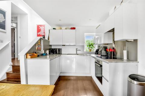3 bedroom flat for sale, Adolphus Road, London, N4