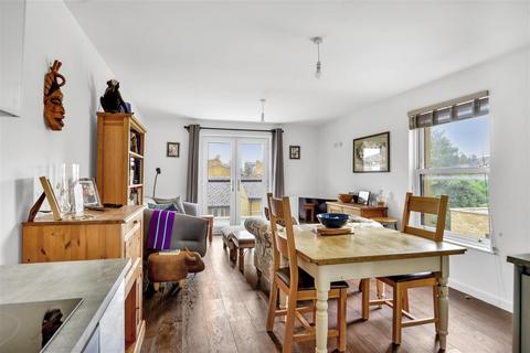 Flat 3, 36 Adolphus Road, London, N4 2AY