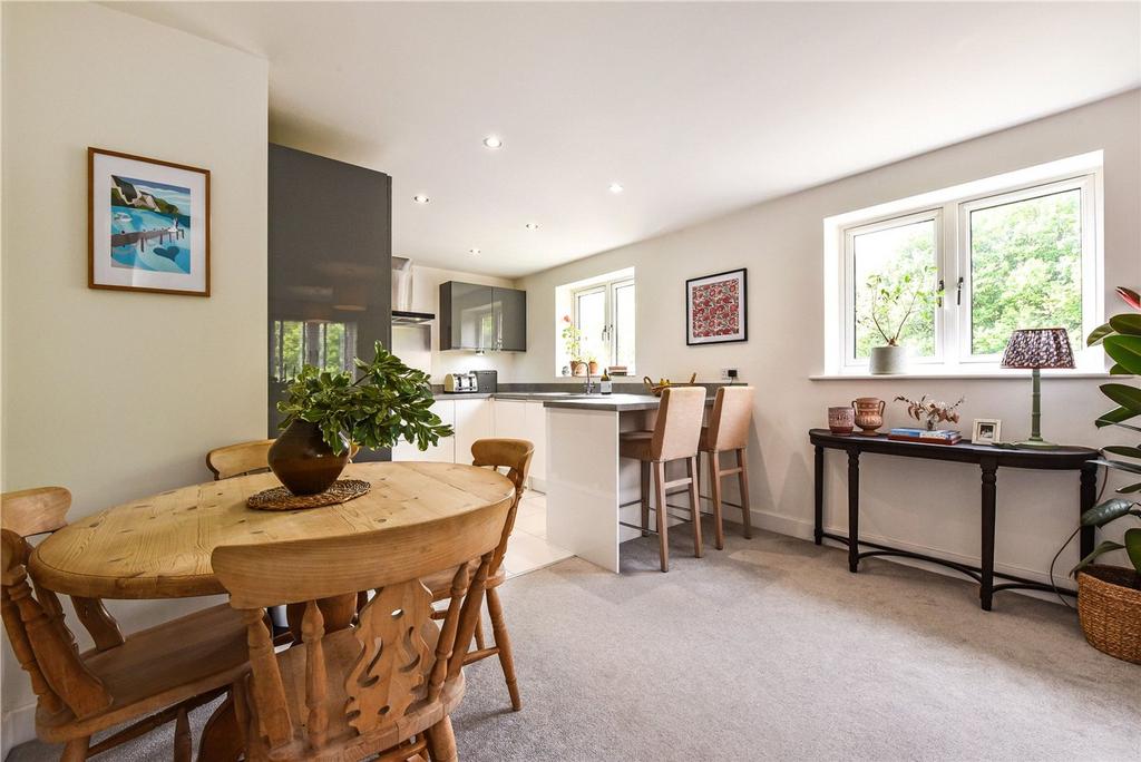 Kitchen/Dining Area