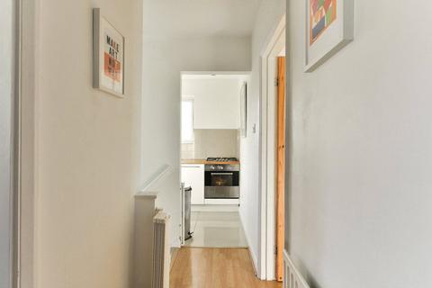 7 Grove Close, Kingston Upon Thames, KT1 2SS