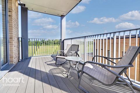 2 bedroom flat for sale, Renard Way, Trumpington, Cambridge