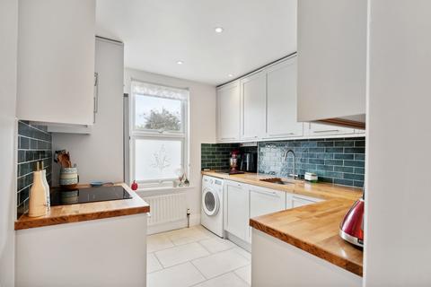 2 bedroom apartment for sale, Park Lane, Carshalton, SM5