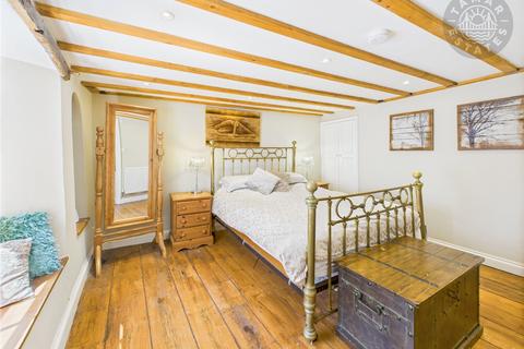 4 bedroom terraced house for sale, GRADE II LISTED. 4 DOUBLE BEDROOMS. 3 BATHROOMS.