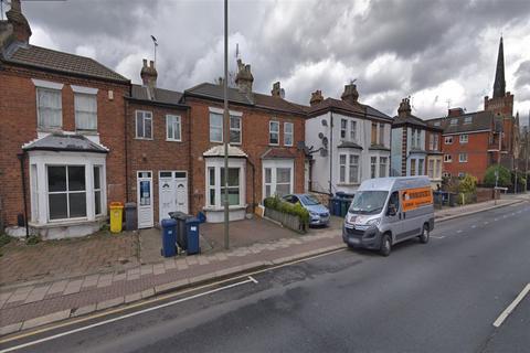 3 bedroom apartment to rent, Ballards Lane Finchley, London, N3 1LY