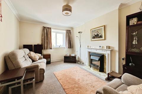 2 bedroom flat for sale, Applegarth Mews, Crescent Street, Cottingham, HU16 5SS