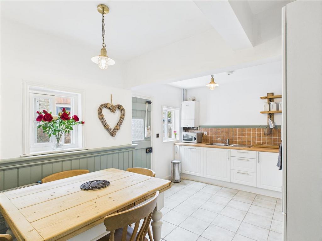 Kitchen/dining