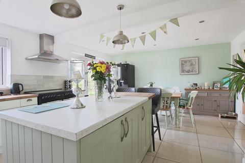 4 bedroom detached house for sale, Dove Close, Roos, Hull, HU12 0LL